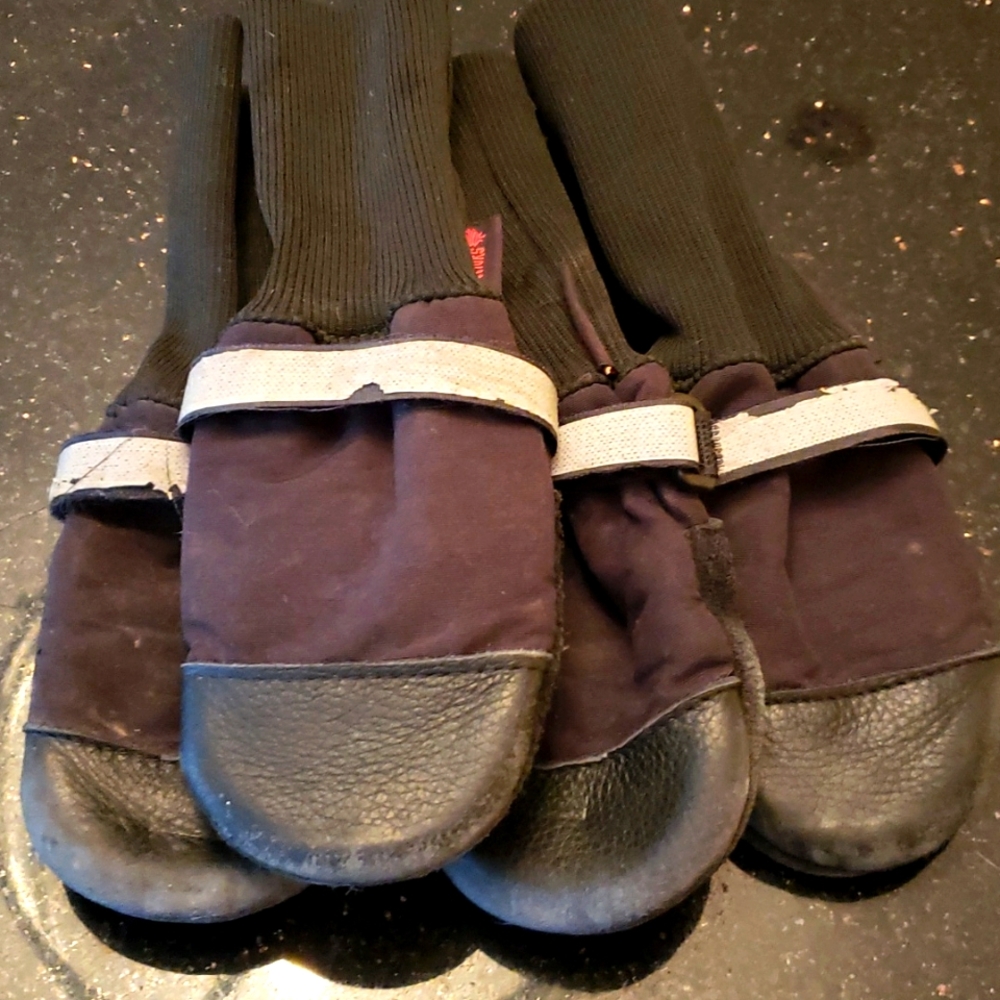 Muttluks dog 🐕 lined leather booties
